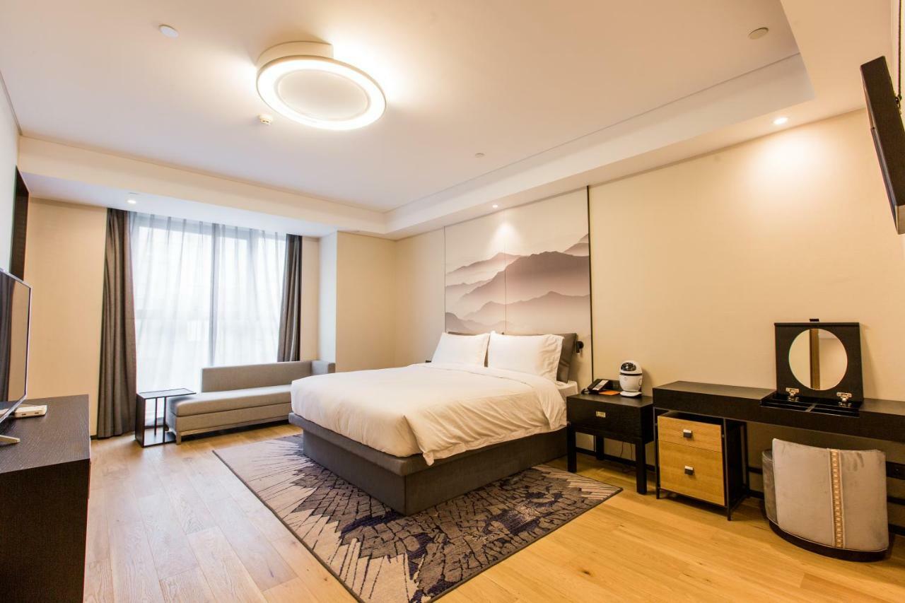 Howard Johnson By Wyndham Life Zhuoyuan נינגבו מראה חיצוני תמונה